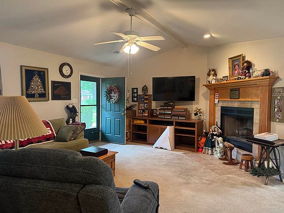 5th image of 17 Colby Dr