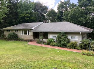 18 Daisy Ln, Poughkeepsie, NY 12603