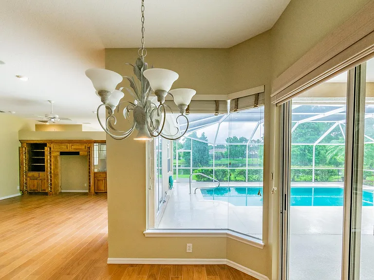 10559 Greencrest Dr — Photo 20
