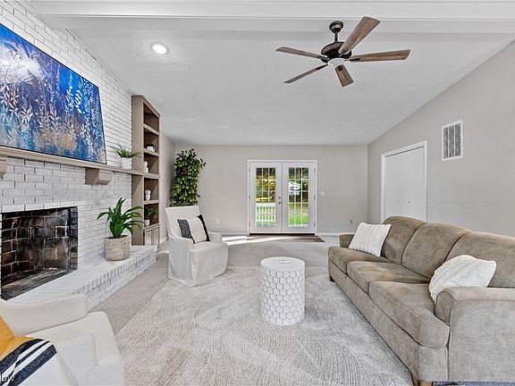 2nd image of 3788 Harper Ave
