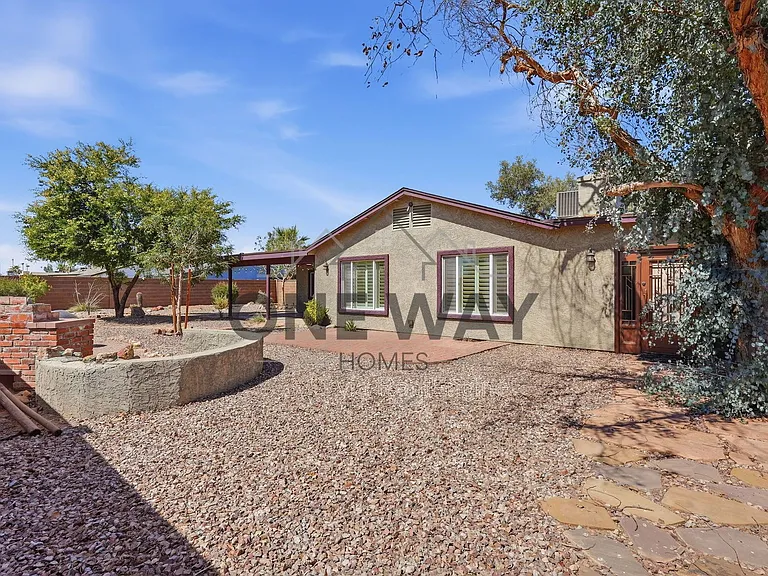 5749 S Farmer Ave — Photo 40