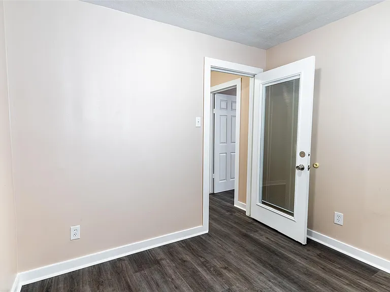 307 N Live Oak St #2 — Photo 6