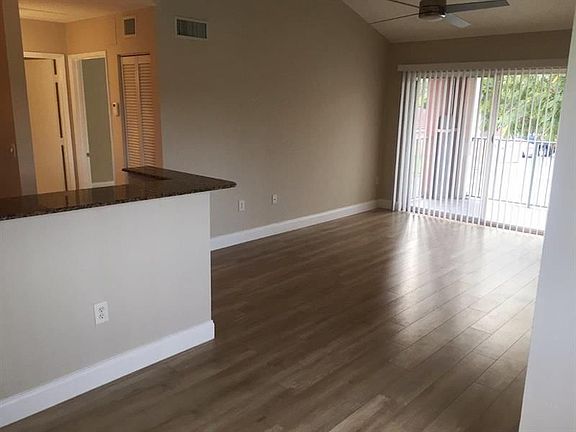 4th image of 7856 Sonoma Springs Cir APT 201