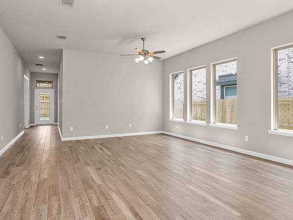 3rd image of 5519 Silk Petal Dr
