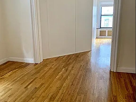5th image of 935 8th Ave APT 5E