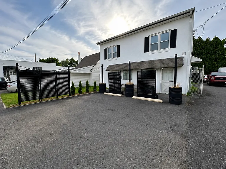 3552 Bristol Pike #B — Photo 1