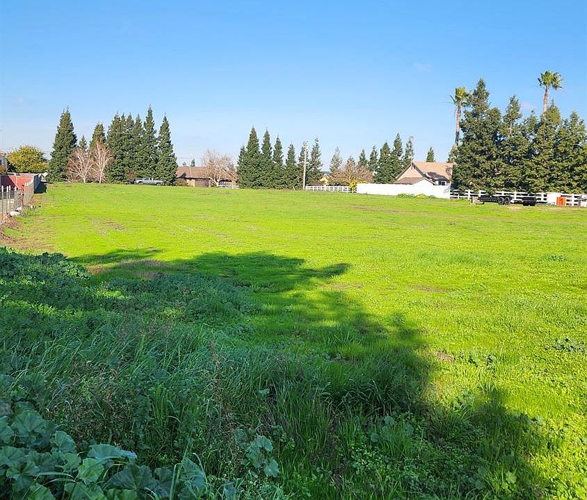 1st image of 30528 Tressa Ln