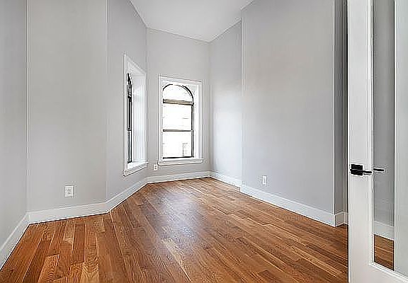 3rd image of 1536 De Kalb Ave #1