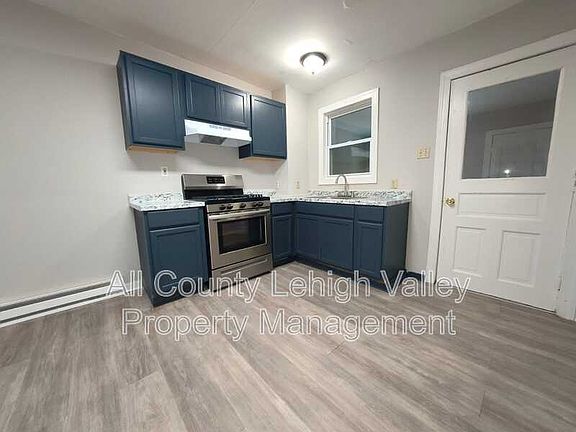 2nd image of 339 W Lincoln St