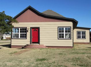 701 2nd St, Chattanooga, OK 73528