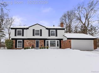 504 Weybridge Dr, Bloomfield Hills, MI 48304