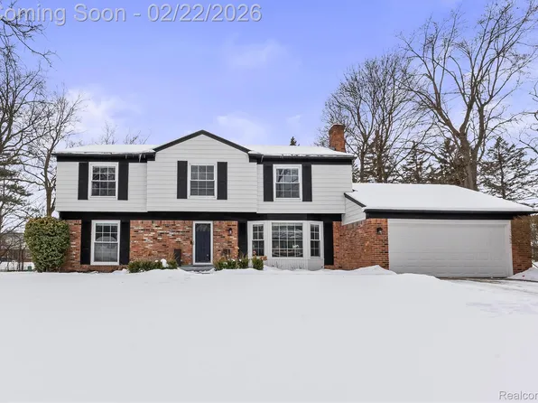 504 Weybridge Dr, Bloomfield Hills, MI 48304