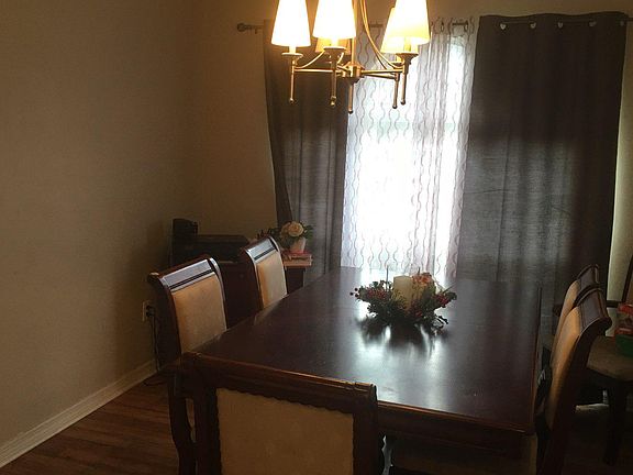 4th image of 179 SW Guinevere Way