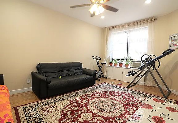 5th image of 1402 W 4th St APT E6