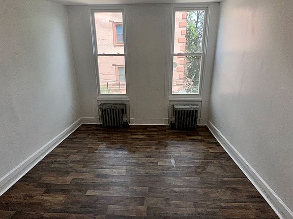 3rd image of 573 Evergreen Ave Floor 2