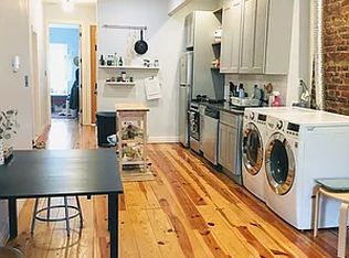 274 Van Buren St #2B, Brooklyn, NY 11221
