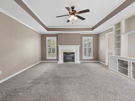 3rd image of 404 Sandi Ct