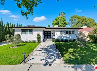 19153 Bessemer St, Reseda, CA 91335