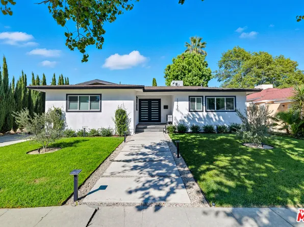 19153 Bessemer St, Reseda, CA 91335