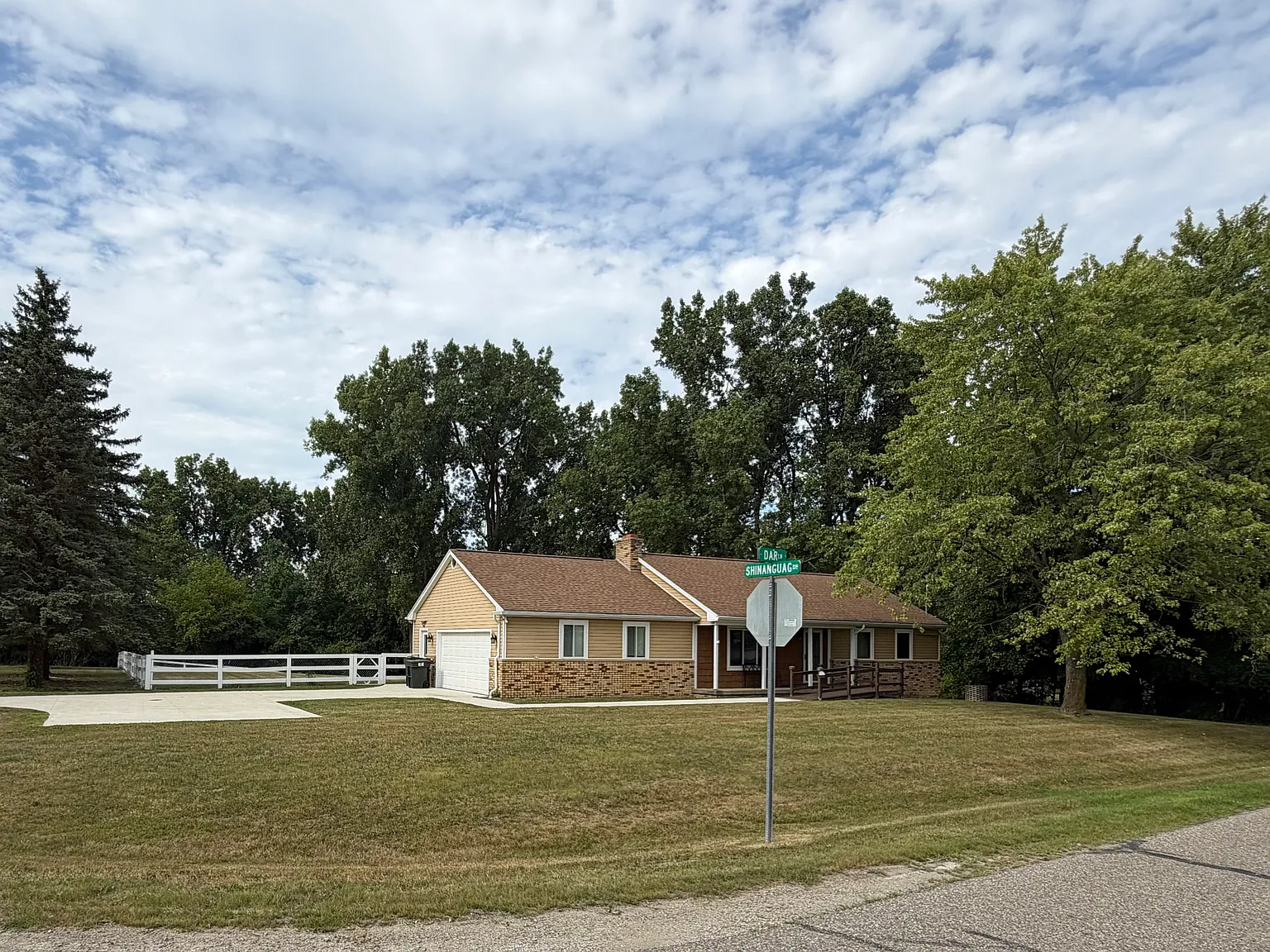 3 bed, 1276 sqft, $2,500 — Photo 3