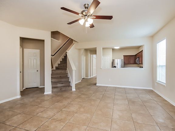 5th image of 207 Annatto Ln