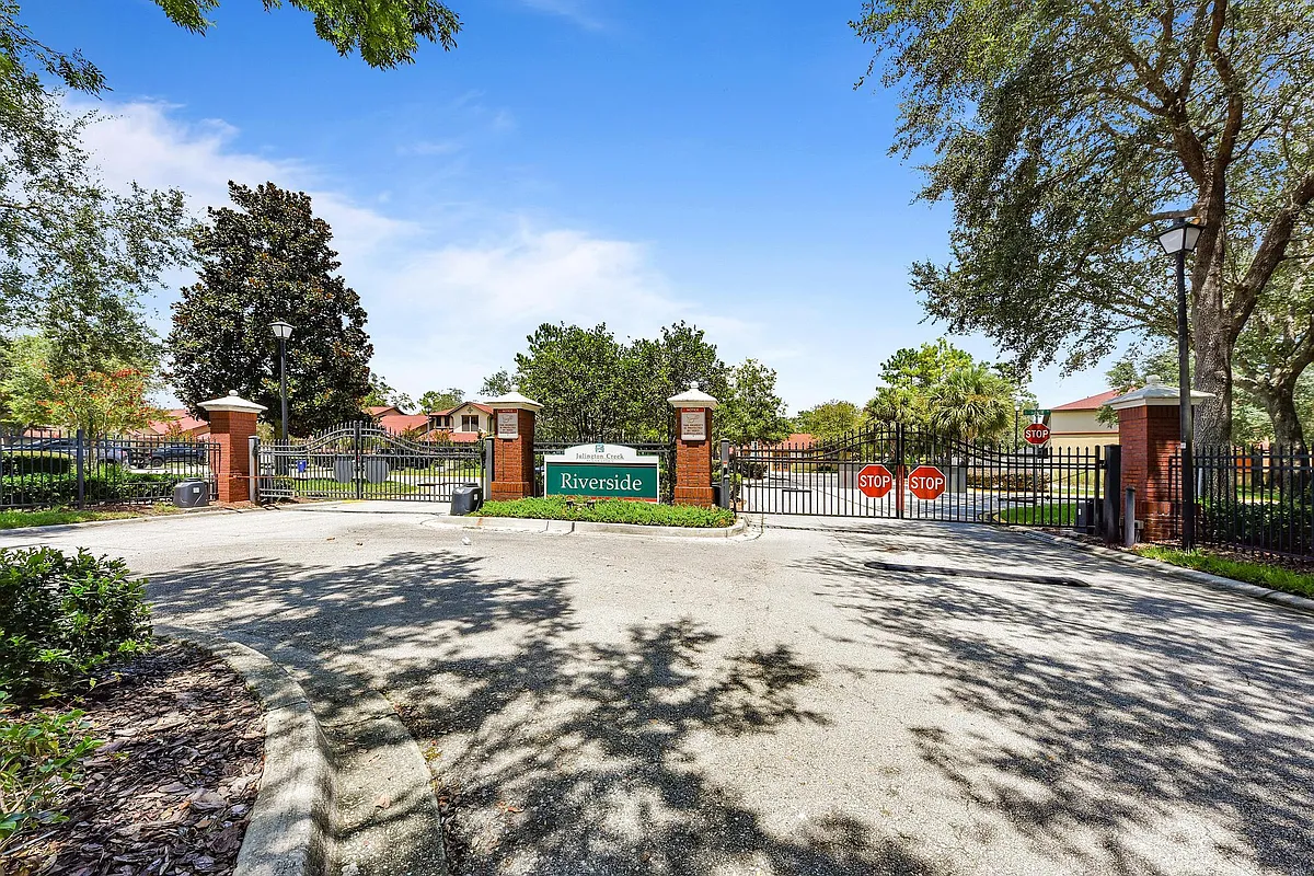 Building Photo - 632 Briar Way Ln