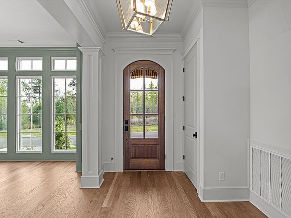 5th image of 726 Campana Drive