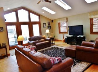 1454 Falls Rd, Grafton, WI 53024