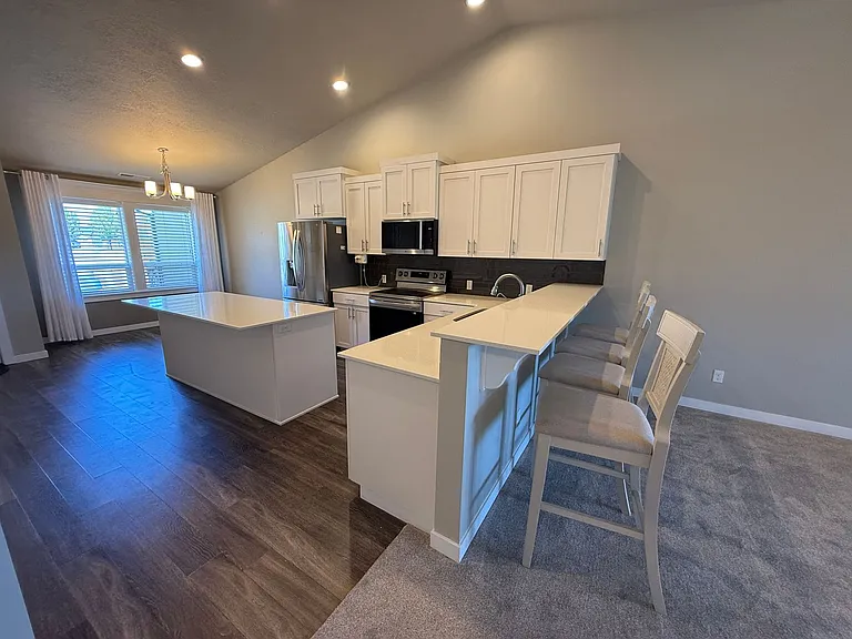 2839 E Apricot Dr — Photo 3