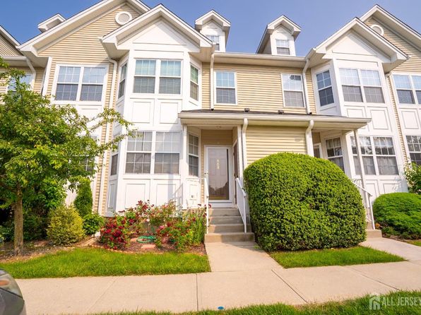908 Blossom Cir