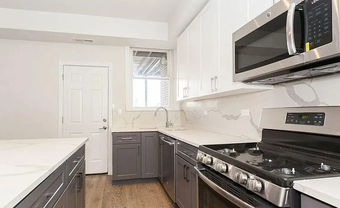 2 bed, $2,400 — Photo 3
