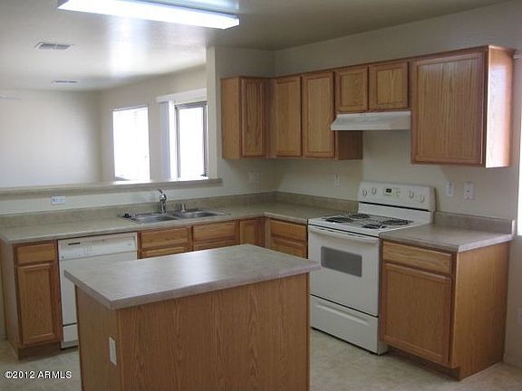 5th image of 3333 W Wayland Dr