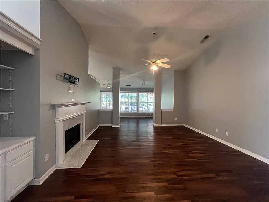 5 bed, 2538 sqft, $2,250 — Photo 3