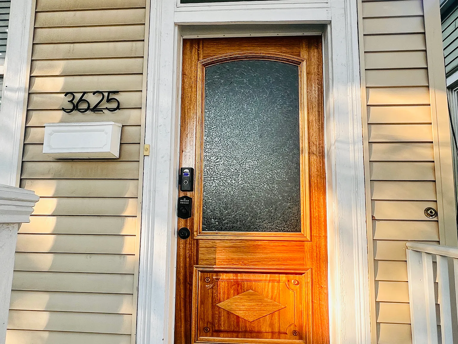 2 bed, 1000 sqft, $1,600 — Photo 2