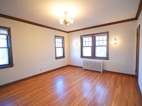 2nd image of 3124 Fremont Ave S APT 2