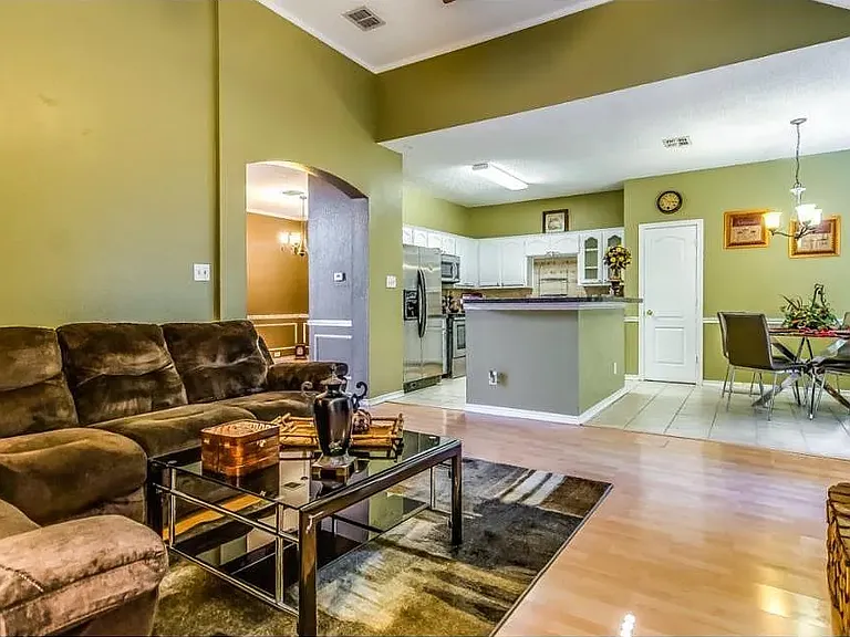 944 Golden Grove Dr — Photo 3