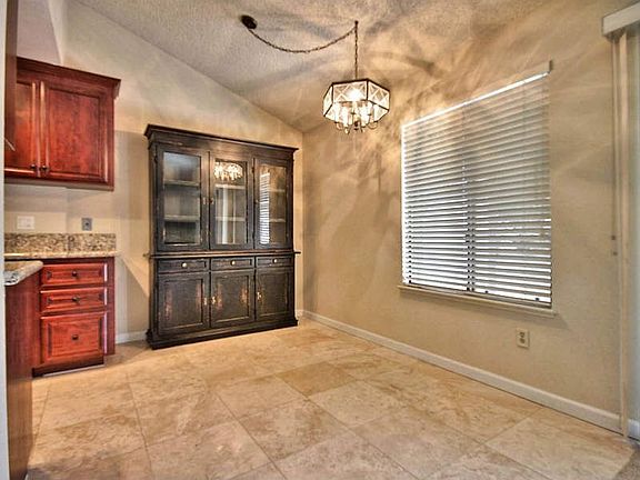 Spacious Dinning Area