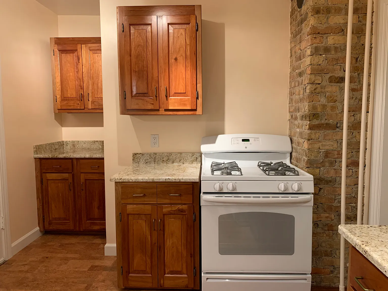 2 bed, 1000 sqft, $1,950 — Photo 4