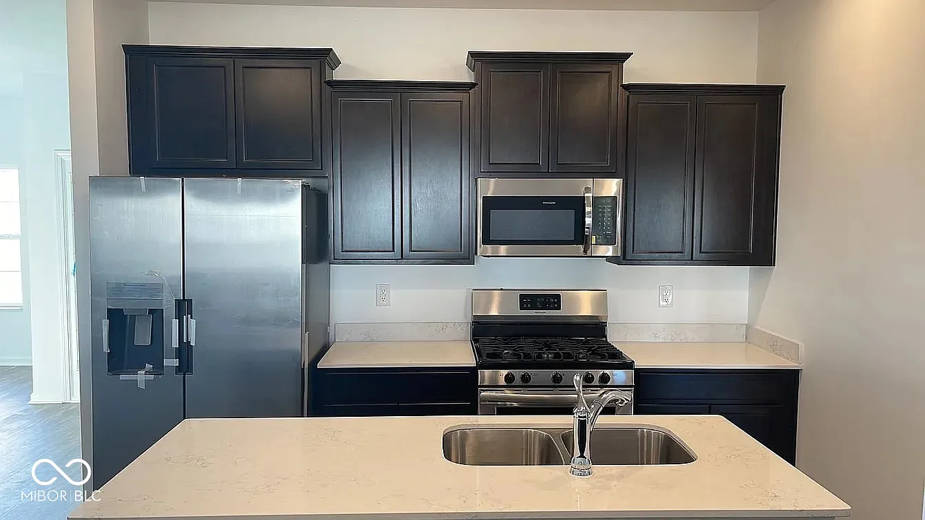 5 bed, 3010 sqft, $2,990 — Photo 4