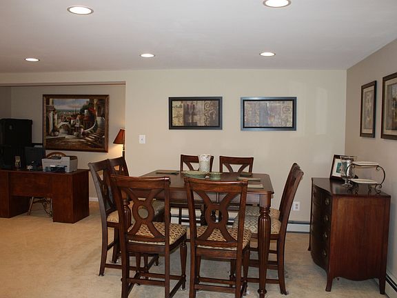 dining area off fam room