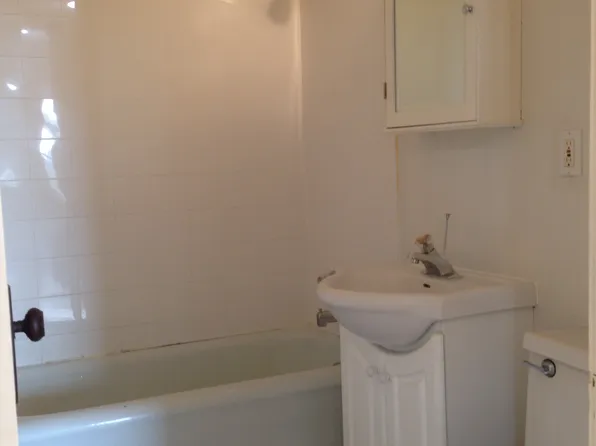 536 North Ave #13, Waukegan, IL 60085