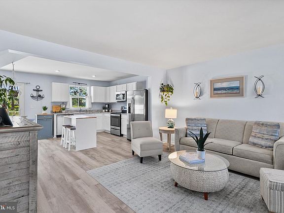 3rd image of 29032 Saint Thomas Blvd
