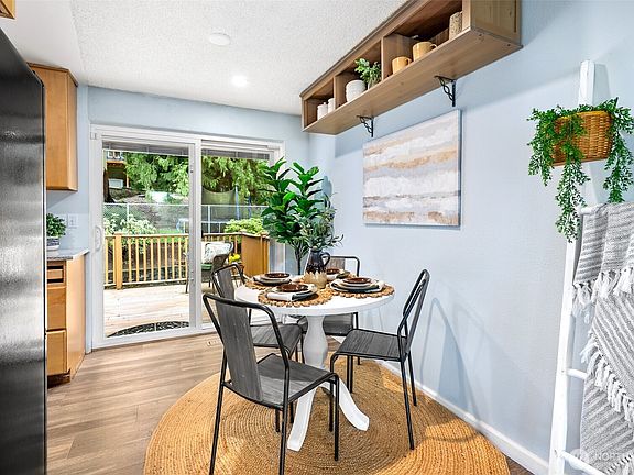 4th image of 20214 12th Drive SE