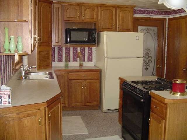 2nd image of 20 Greenway Dr