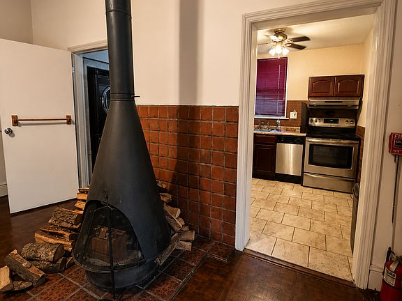3rd image of 420 W Chelten Ave APT A