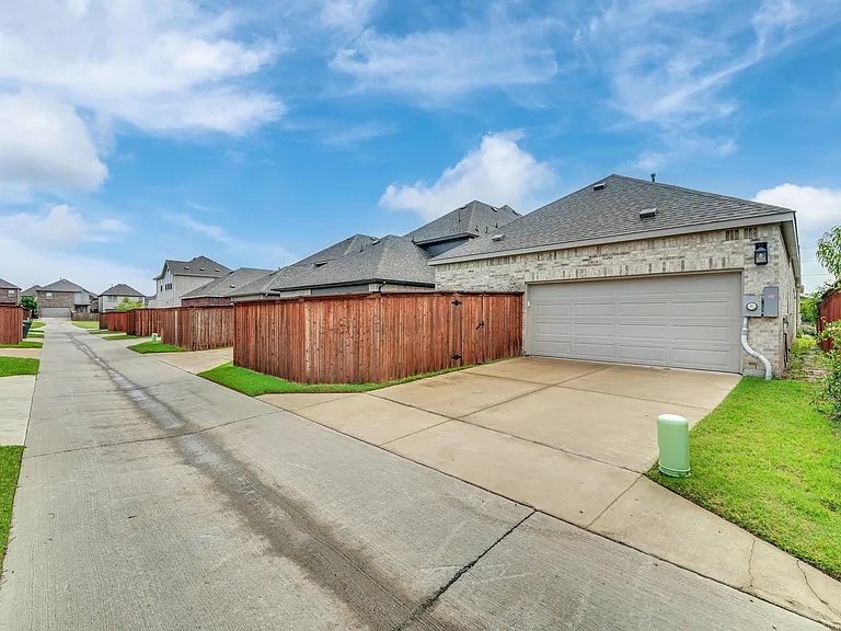 1505 Verbena Ln — Photo 26