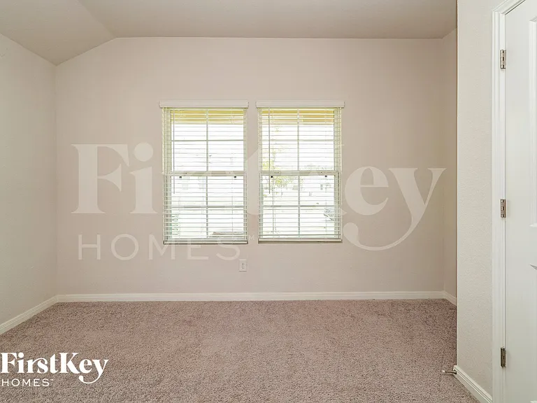 17644 Cedar Crest Dr — Photo 15