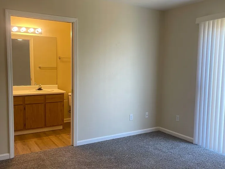 802 Cally Ct — Photo 21