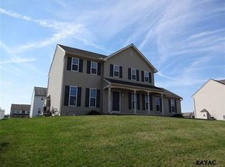 14 Ferndale Rd, Seven Valleys, PA 17360