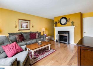 2151 Harbour Dr, Palmyra, NJ 08065